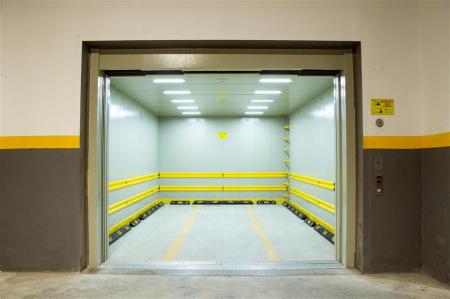 Thang Máy Tải Hàng Smartrise – Giải Pháp Bền Bỉ, Giá Xưởng Tốt Nhất 2026